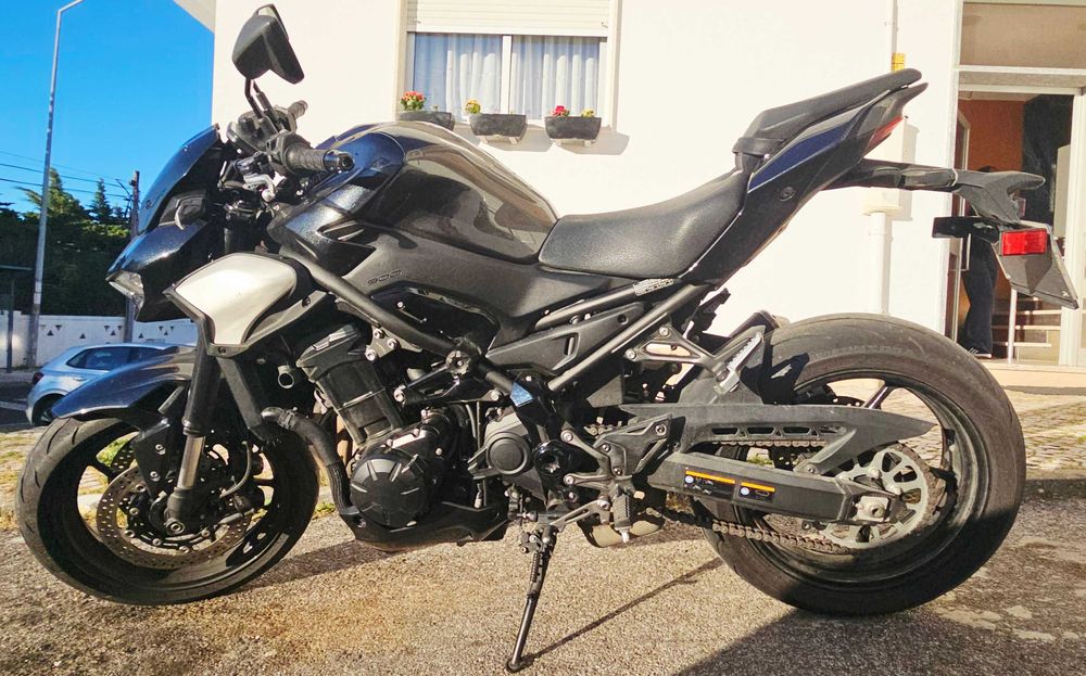 Kawasaki Z900 - Setembro 2025