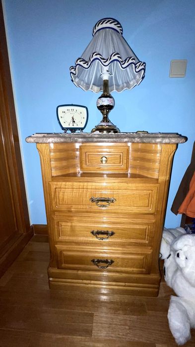 Quarto de casal, cabeceiras e cómoda