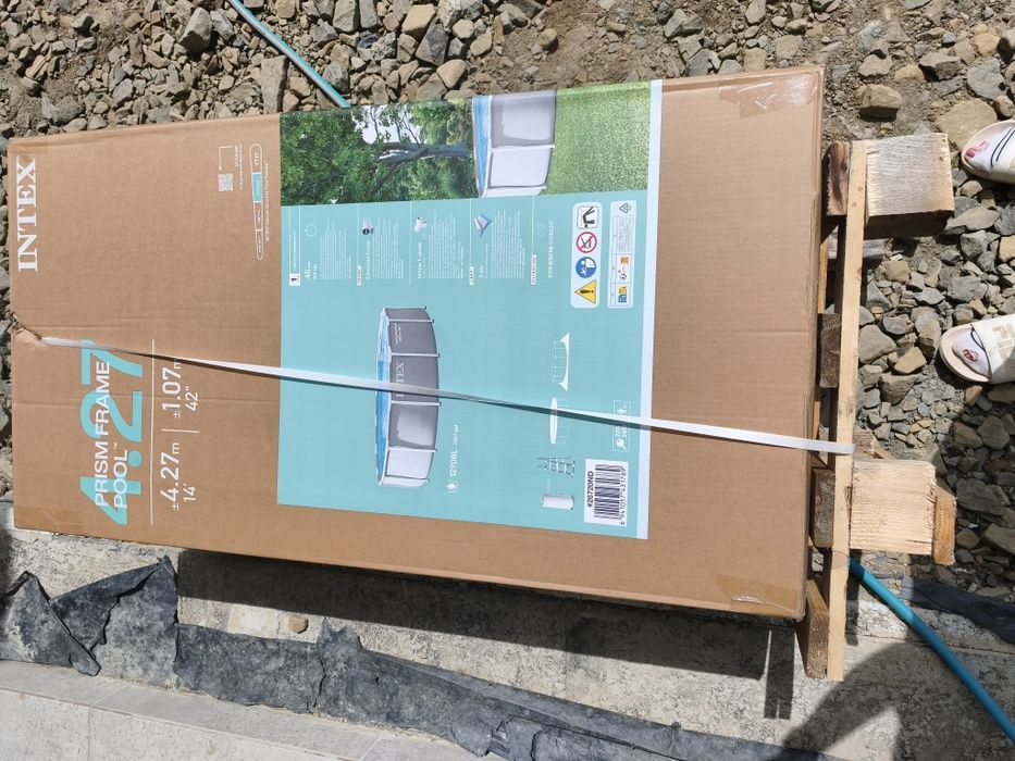 Sprzedam nowy basen INTEX 427x107 zestaw drabinka nakrycie i matą oraz pompa