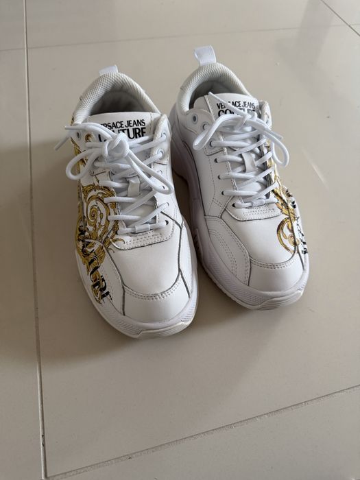 Versace Jeans Couture – sneakersy damskie, biało-złote