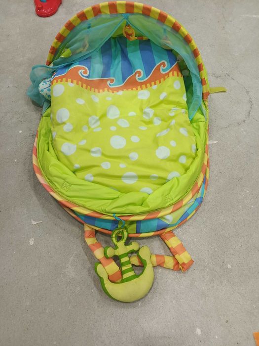 Cama de bebê para praia