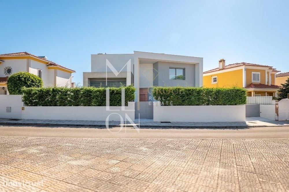 Deslumbrante Moradia T4, Nova a Estrear na Prestigiada Quinta dos Fóio