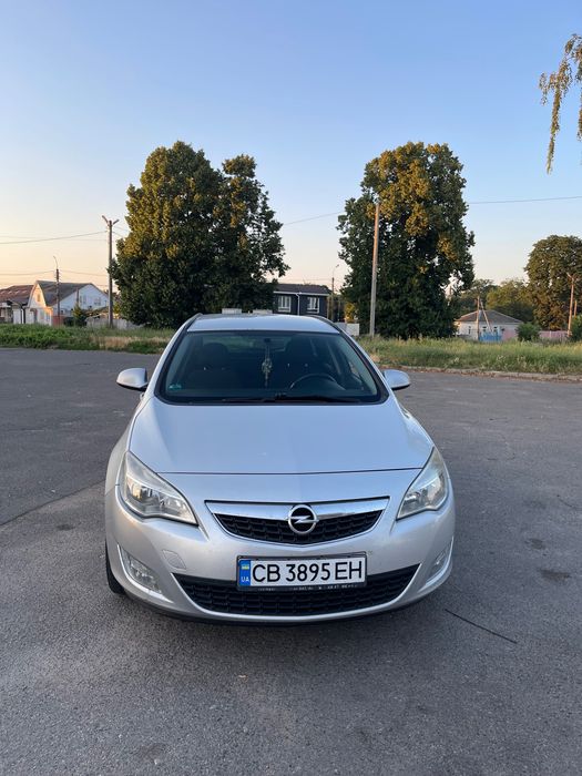 Автомобіль Opel Astra J