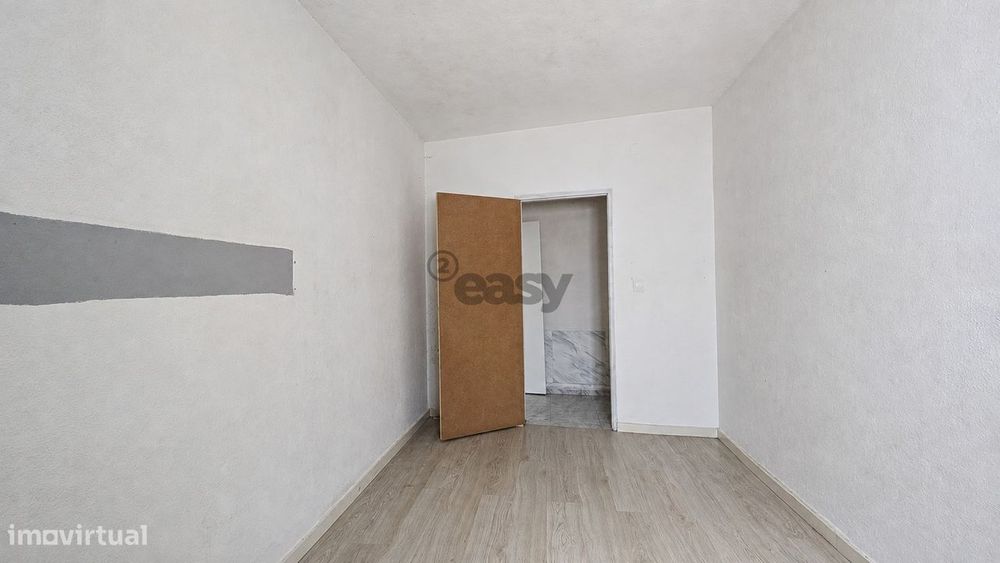 Moradia T1 com pátio para remodelação