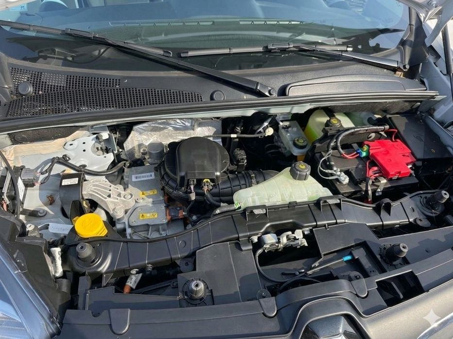 Renault Kangoo ZE 33kWh - baterias próprias