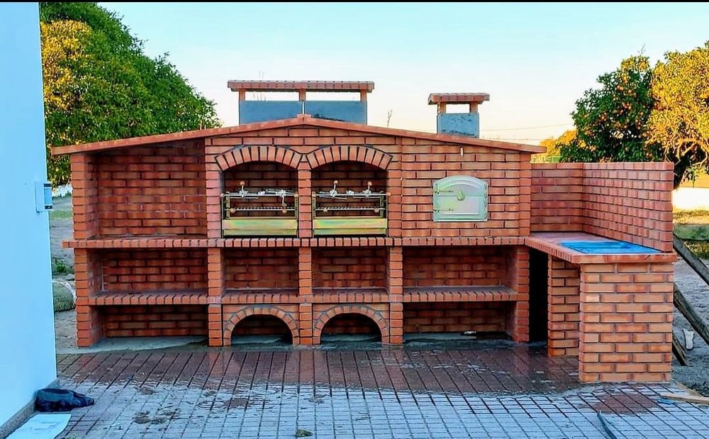 Churrasqueiras  rusticas e linha moderna