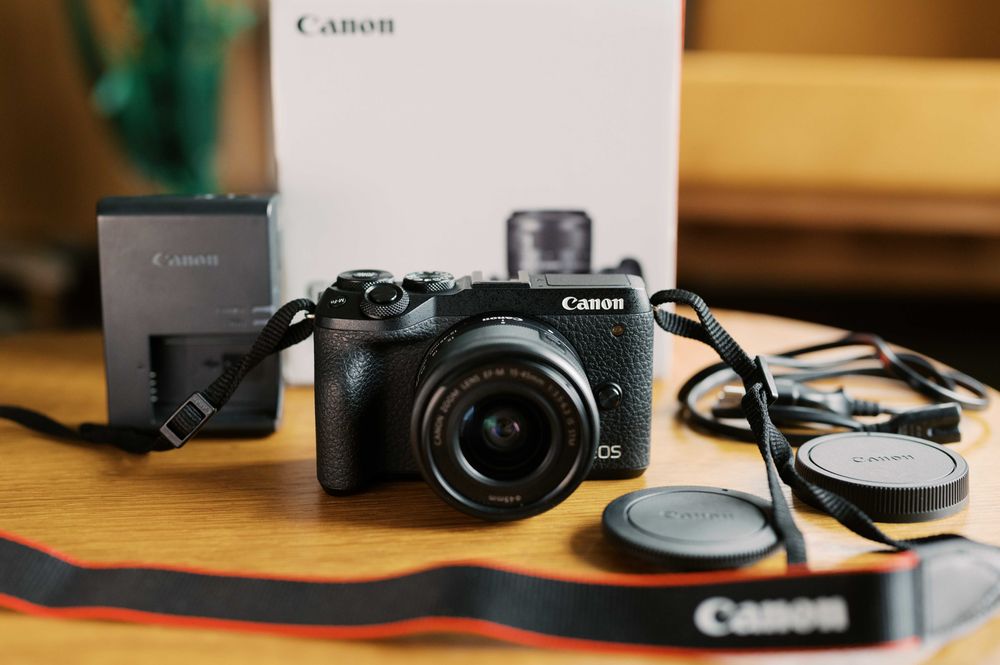 Canon EOS M6 Mark II + EF-M 15-45mm F3.5-6.3 IS STM