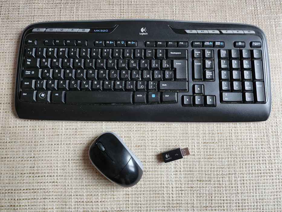 Продам бездротовий комплект(клавіатура+миша) Logitech MK320