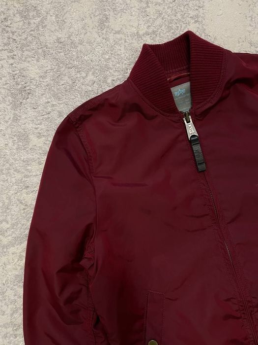 Бордовий бомбер Alpha Industries