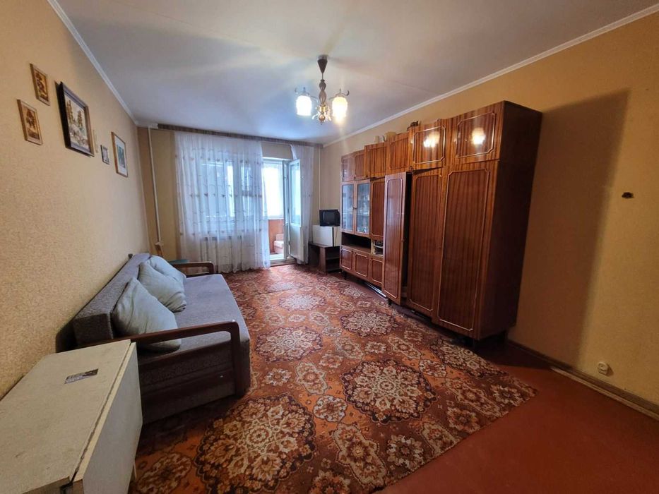 Продам 1к Дарницький р-н вул Вербицького буд 6-а,поруч метро