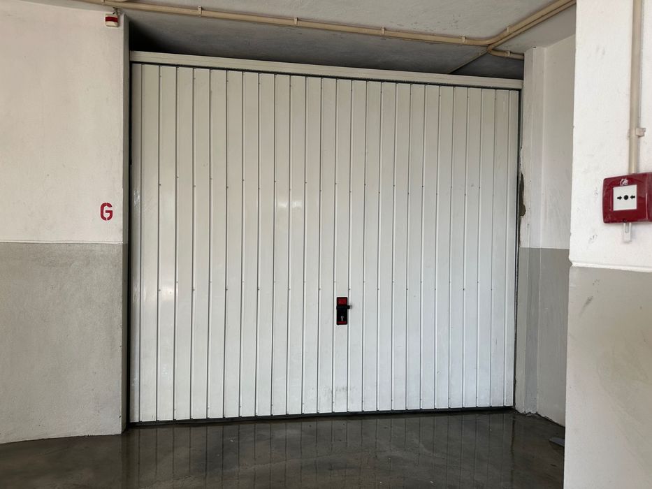 Vende-se garagem fechada com 50 m2 em Ermesinde