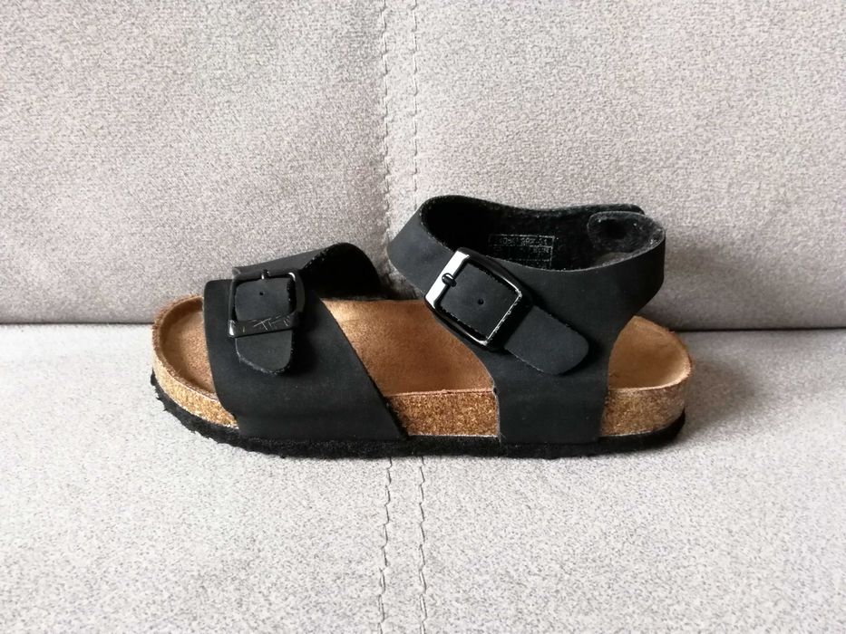 Sandały RESERVED. R. 30. Wkładka 19,0cm.
