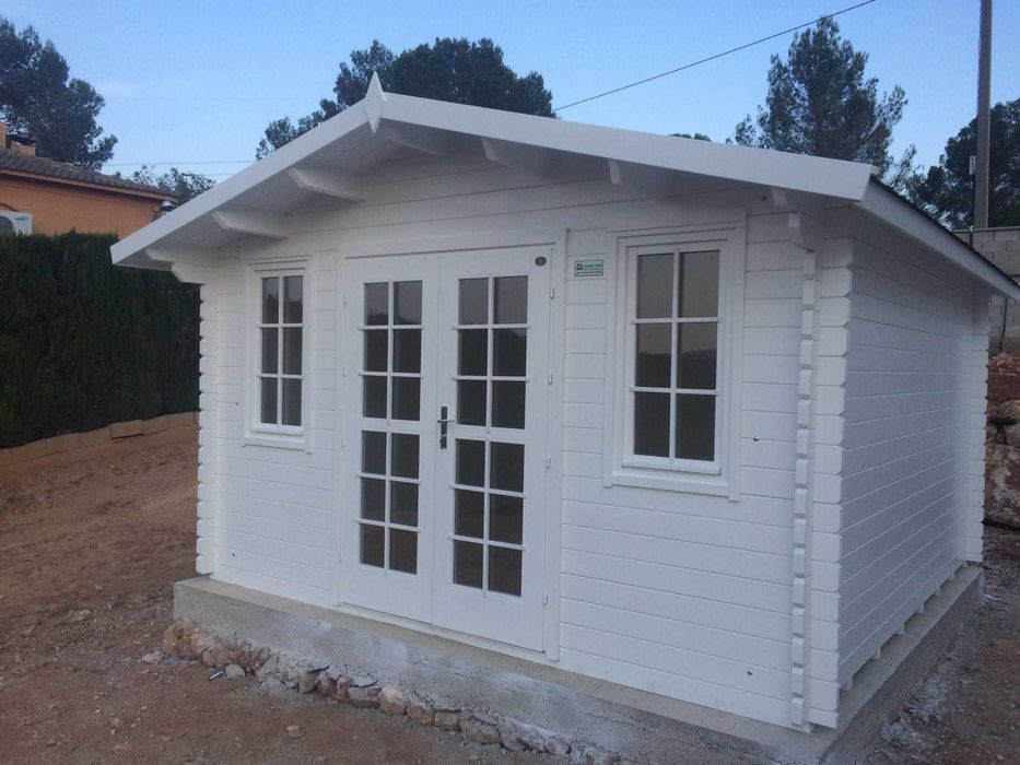 Casa de Madeira 4x4 de parede de 40mm - Modelo AINO