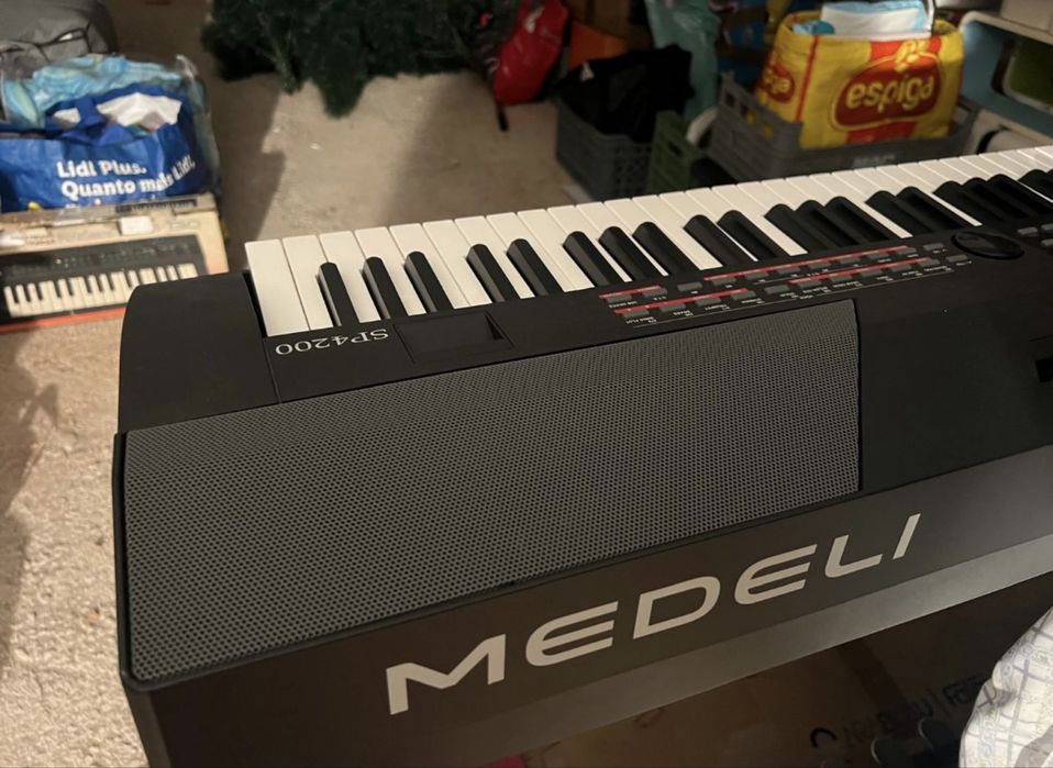 Piano eletrico MEDELI SP-4200