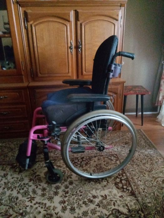 Детская инвалидная коляска