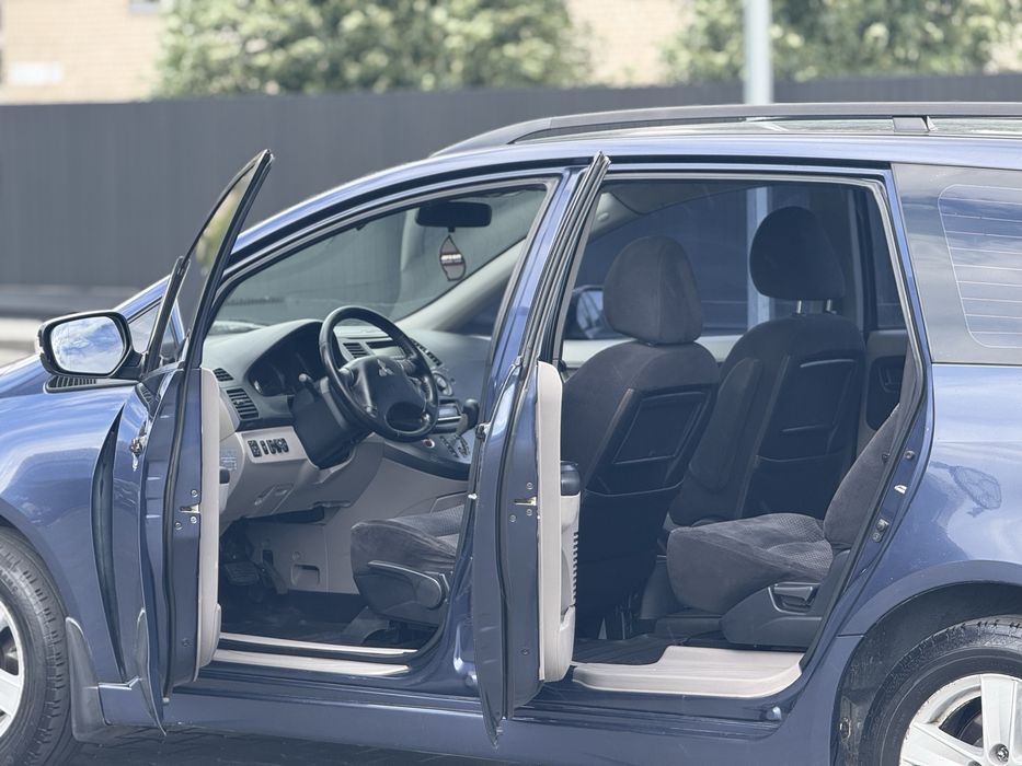 Mitsubishi Grandis на автомате
