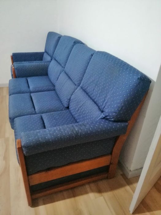 Sofa cama e poltrona em madeira maciça DOAÇÃO