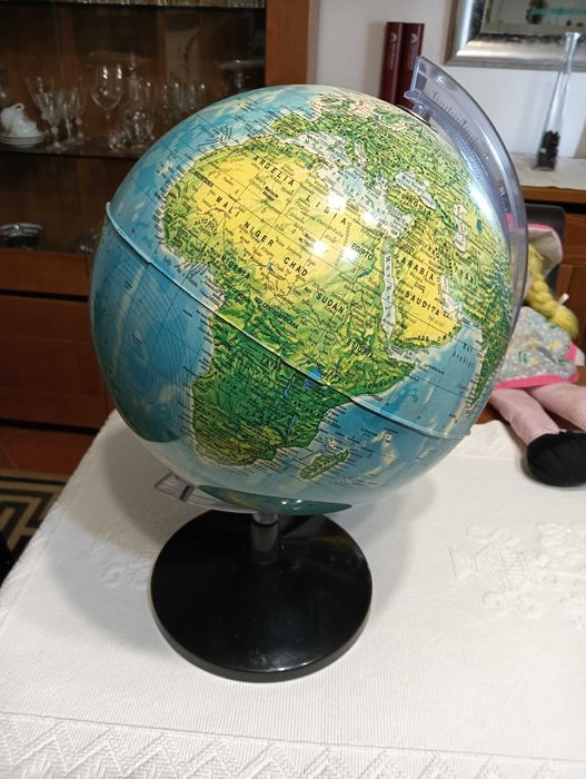 Globo Antigo Grande em Ótimo estado!