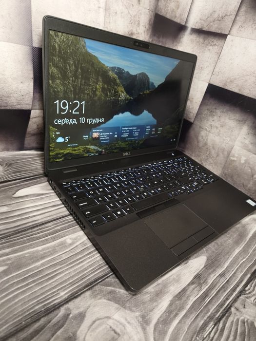 .Dell 5500 15.6 FHD IPS I5 8265 16 ram 256 SSD Excellent Bat ноутбуки