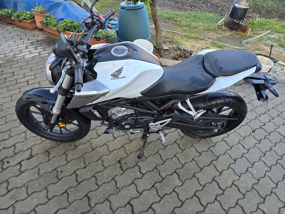 Honda CB125R  impecável