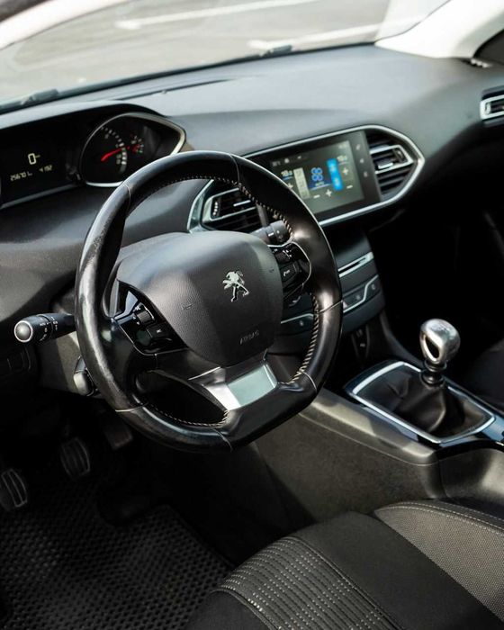 Інструктор з водіння. Автоінструктор. Приватні уроки. Навчання водінню