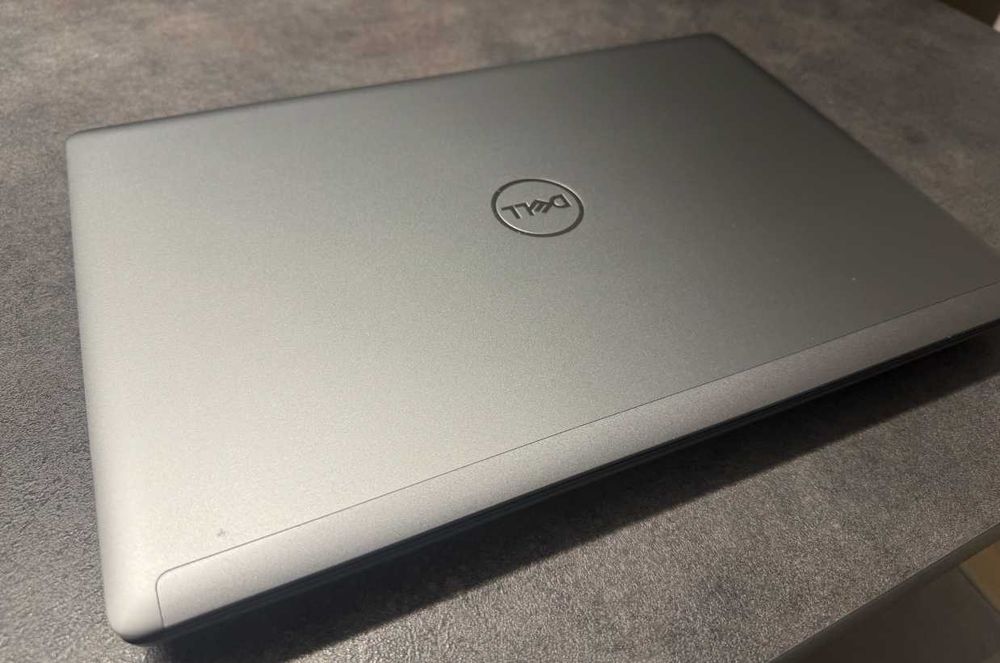 Dell Precision 7550 | i9-10885H | RTX 5000 (16GB) | 1TB SSD | 64GB RAM | Workstation