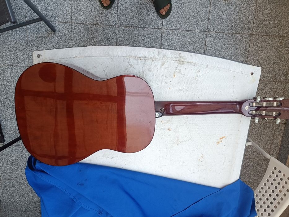 Guitarra clásica Stagg com tripé (negociável)