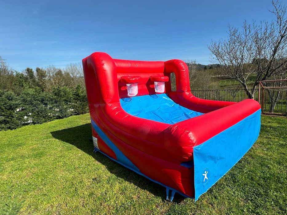 Insufláveis desportivos , matraquilhos humanos, baliza, alvo,