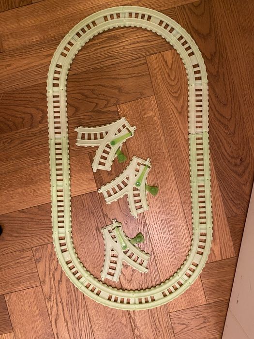 Swiecace w ciemnosci tory tracknaster Tomek iprzyjaciele pociag GRATIS