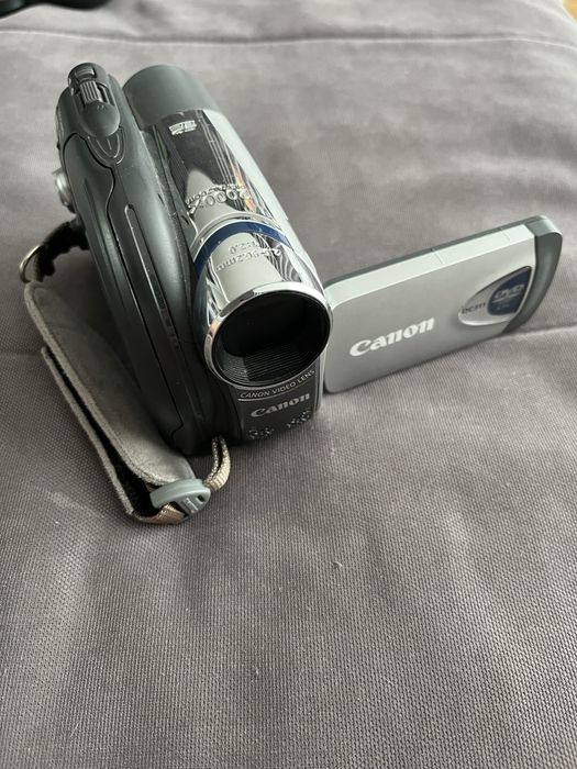Відеокамера Canon DC311