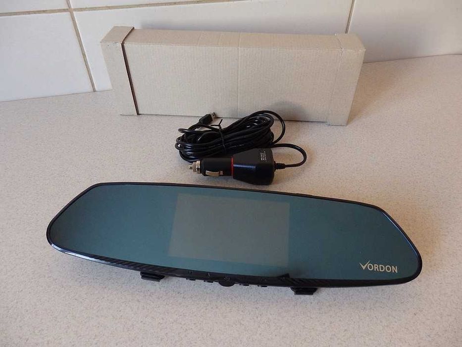 VORDON DVR-190 – lusterko, wideorejestrator i kamera cofania.