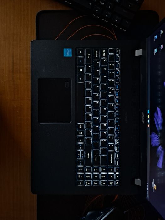 Laptop Acer TravelMate p215-53 + oryginalny zasilacz