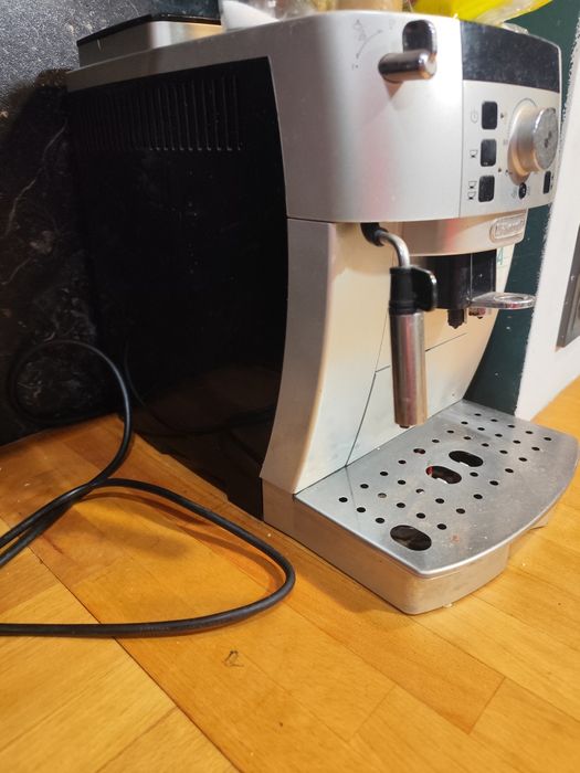 Express do kawy Delonghi