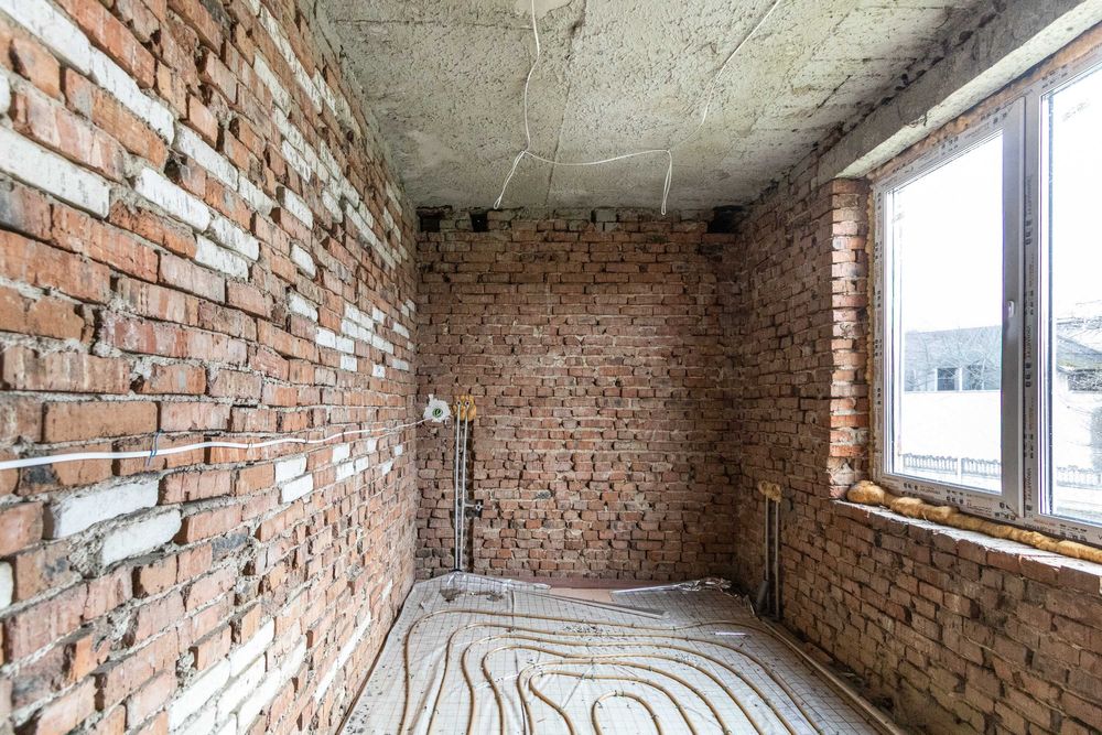 Продається цегляний будинок загальною площею 205 м² у селі Черніїв.