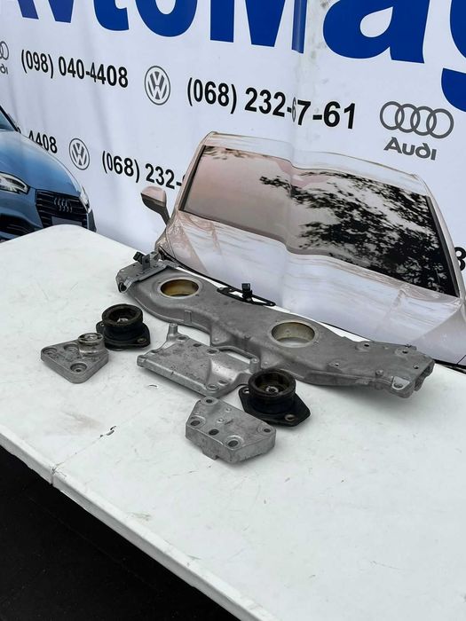 Кронштейни двигуна E-Golf 5QE199207d 5ge199147c 5qe199588b 5qe199587a
