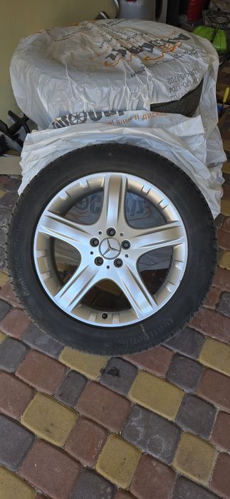 Продам шини з дисками 255/50 r19
