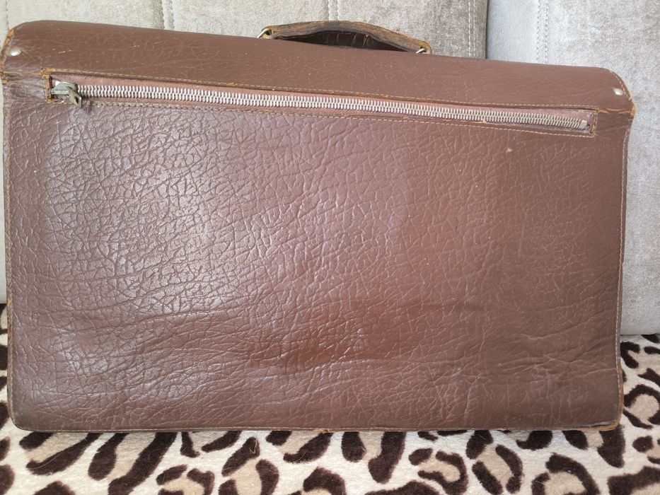 Кожаный портфель