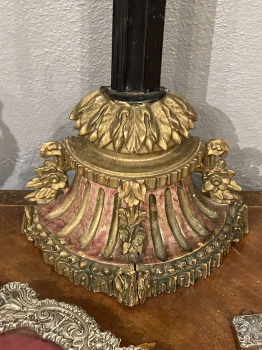 Cruz em madeira policromada seculo XIX resplendor prata