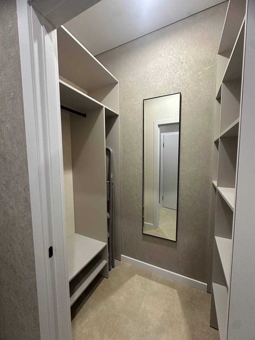 Власна 1к квартира в 66Ж з гардеробною як у Керрі Бредшоу