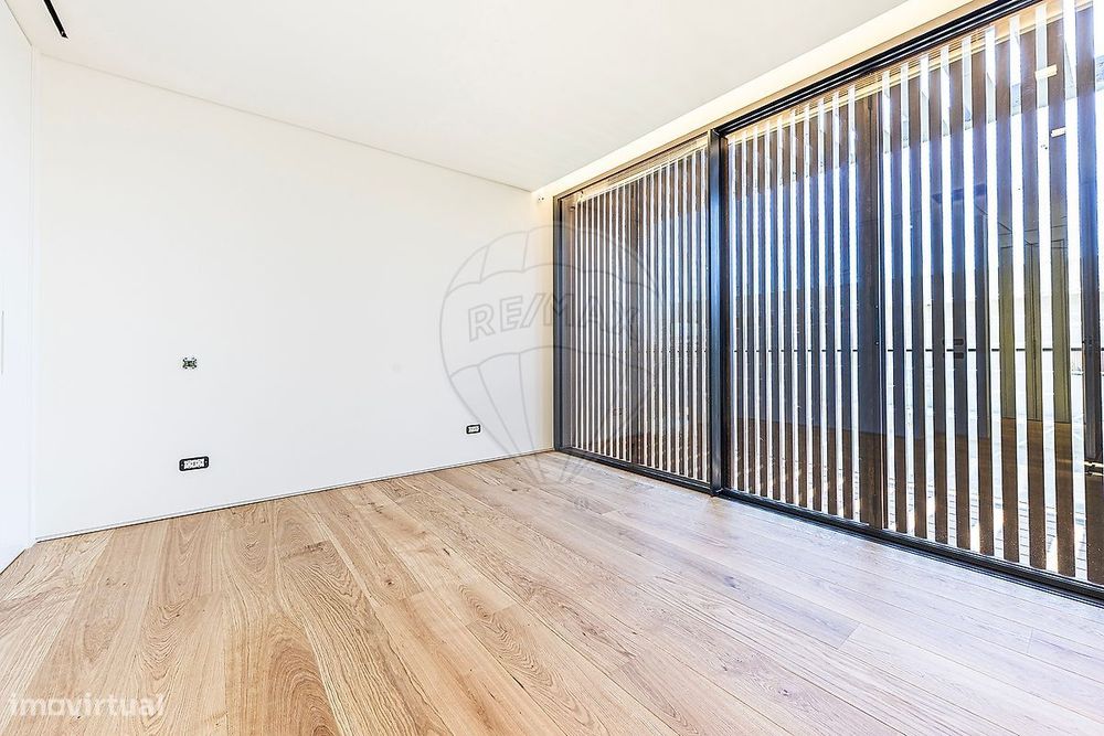 Moradia T4 para venda