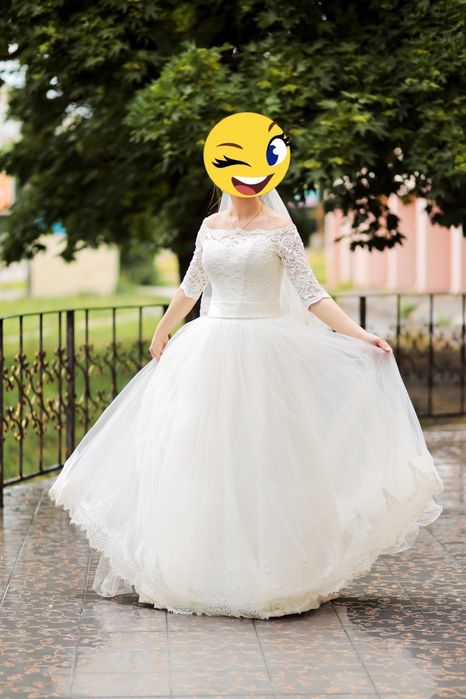 Продам весільну сукню