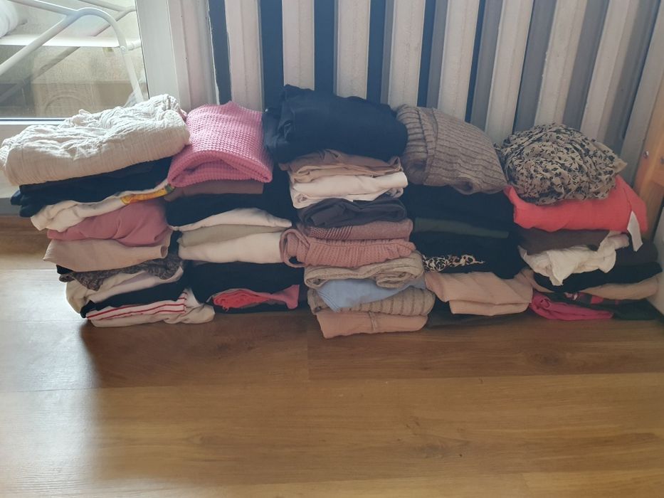 Paka damskich ubrań około 70 sztuk
