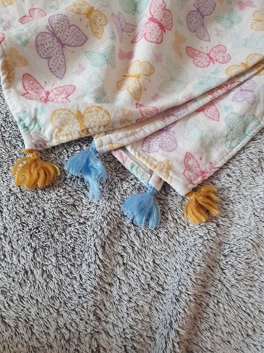 Bambusowy kocyk w motylki