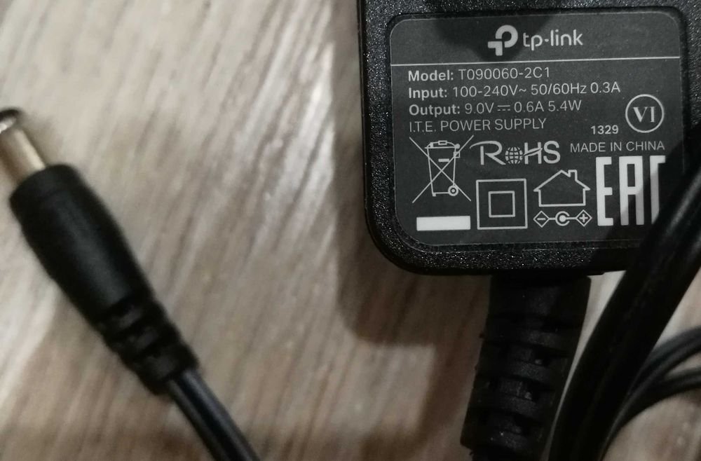 Блоки живлення та кабелі