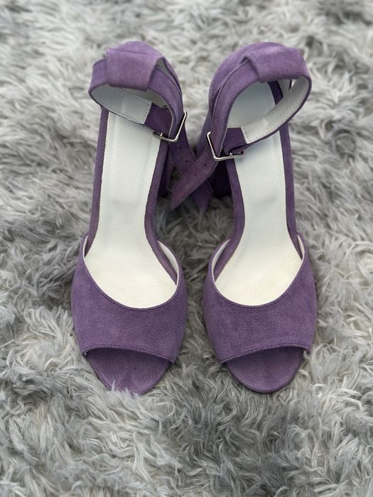 Босоножки замшевые новые