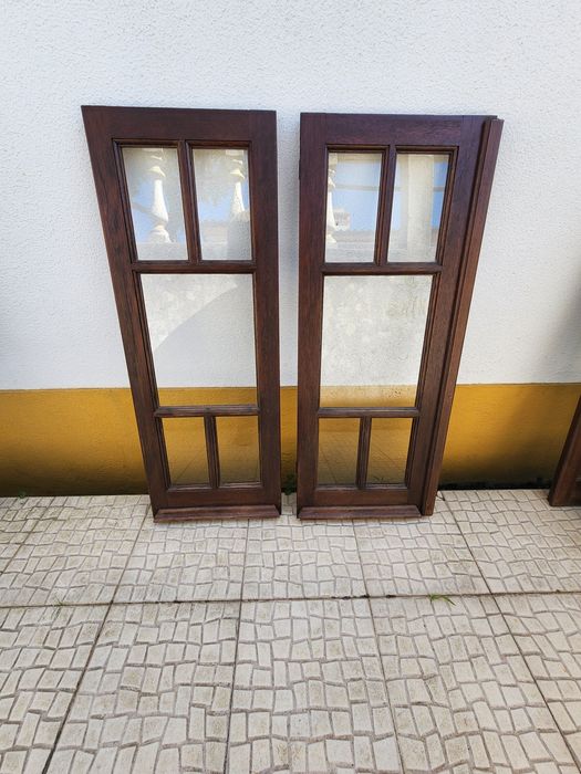 8 Janelas/Porta em Madeira Cambala c/ Vidro (16 Folhas sem Aro)