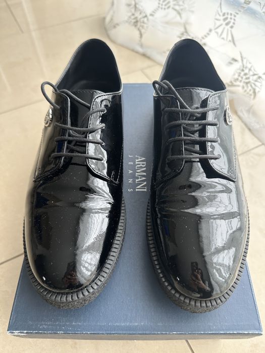Oksfordy 39 Armani lakierowane