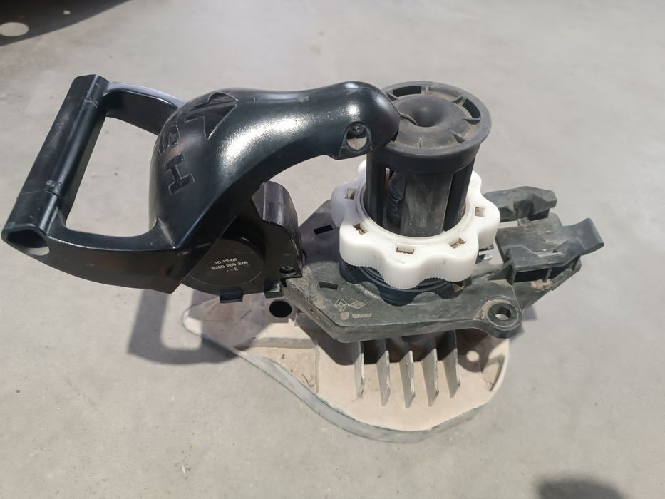 Suporte roda Suplente - Renault Clio III