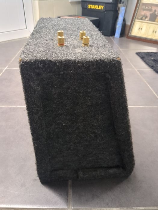subwoofer Sony Xplod 1300w + caixa acústica
Sistema completo