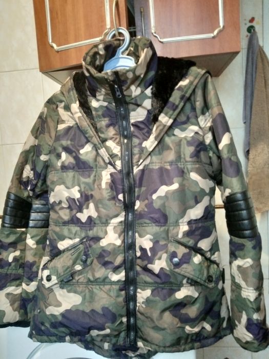 Продам зимнюю куртку